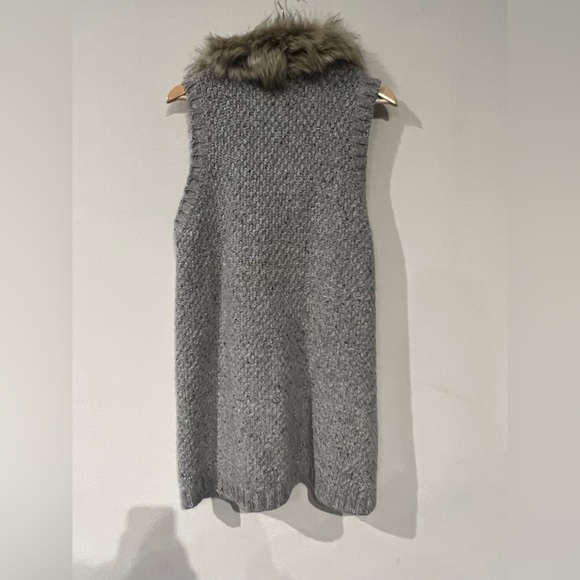 Cardigan - Picture 2 of 5